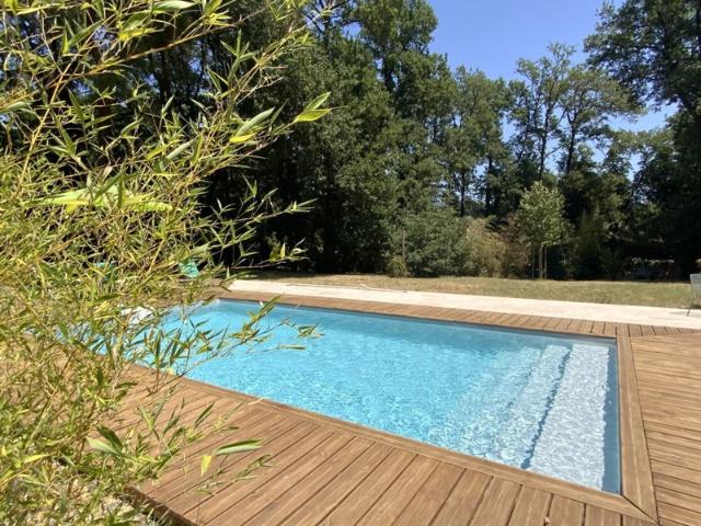 A quelques minutes d' Uzès, villa au coeur d'un parc de 2600
