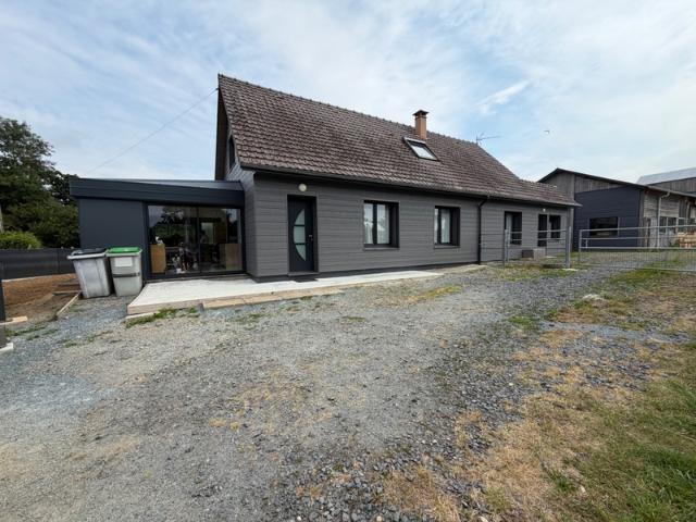 À quelques minutes de Périers – Propriété avec habitation familiale, hangar professionnel et bureaux sur 4 104 m² 50