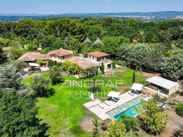 À quelques minutes du cœur d'Aix en Provence – Propriété d'exception de 12 pièces de 650 m² sur 1,2 hectares