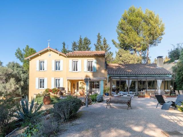 A quelques minutes du centre de Cassis, superbe propriété du. 285m² Cassis