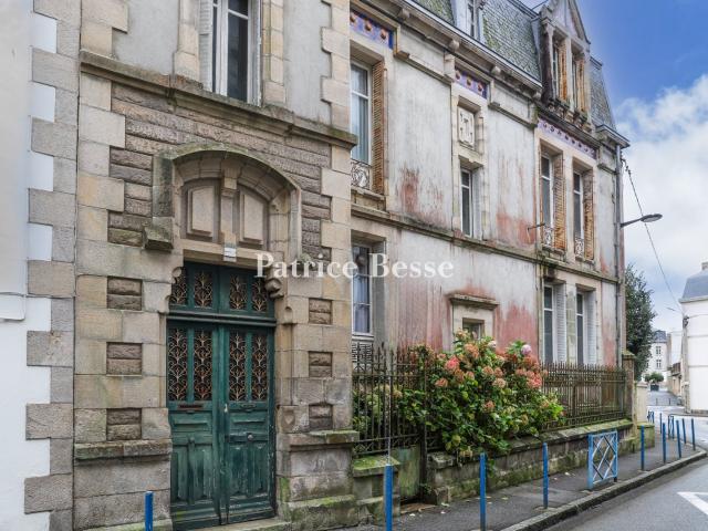 À Quimper, un hôtel particulier du 19e s ancienne demeure. 400m² Quimper
