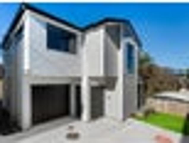 A Rare Opportunity Brand new 5 bedrooms house