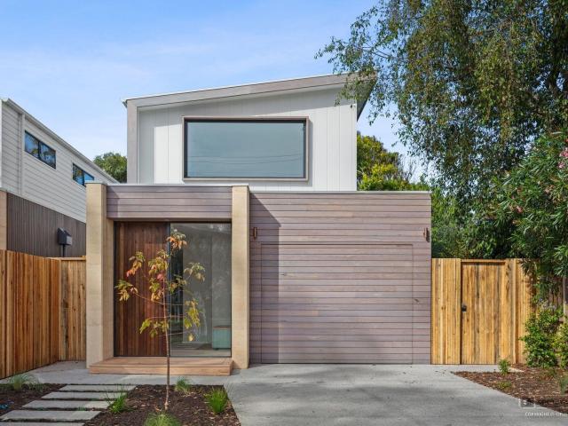 A Refined Coastal Residence of Space, Style and Sophistication
