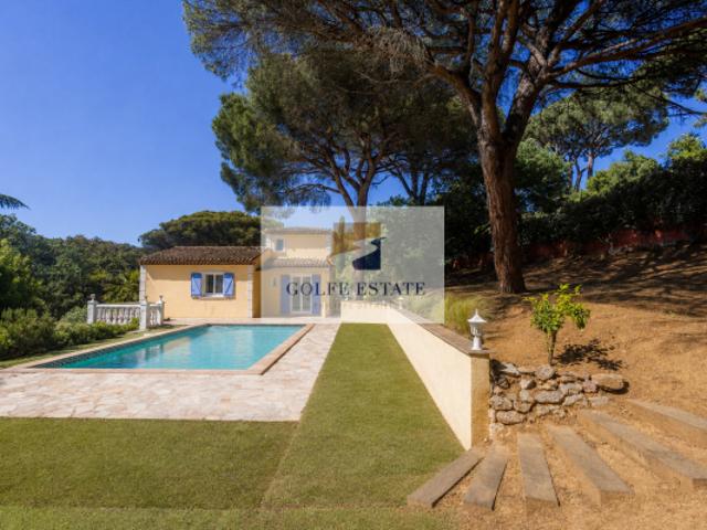 A rénover, villa avec piscine, plage à pieds