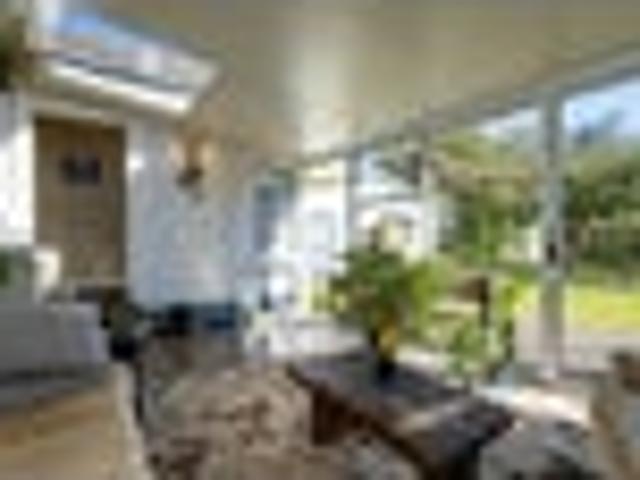 A RESIDENTIAL GARDENERS TREE LOVERS PARADISE