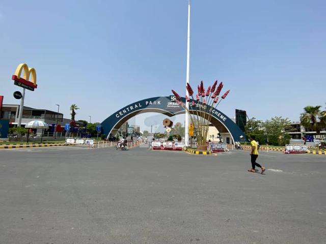A Residential Plot For Sale In Central Park D Block