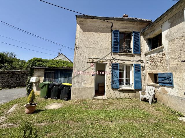 À St Cyr sur Morin, charme de l'ancien à rénover