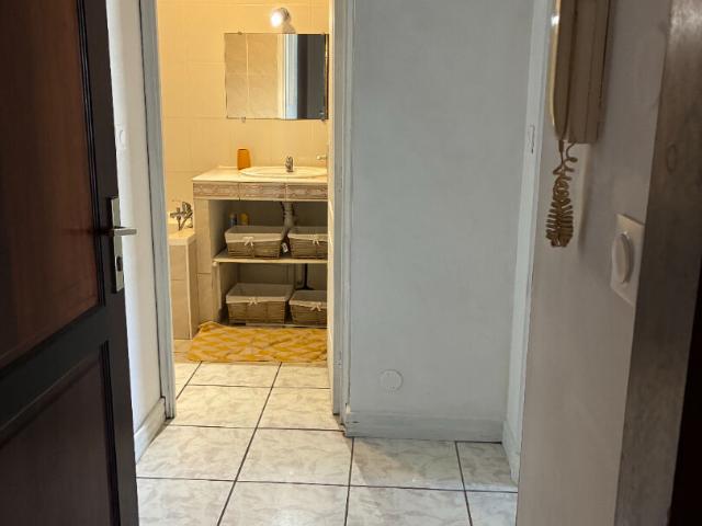 A ST DENIS BD DE LA PROVIDENCE PROCHE DE TOUTES COMMODITES BEAU STUDIO DE 19.42 m2