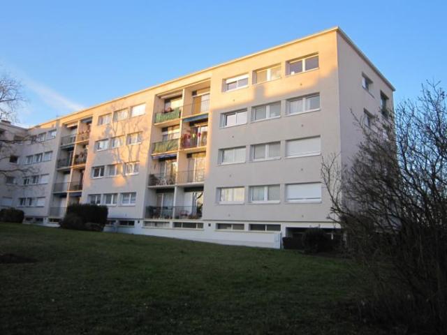 A ST JEAN DE LA RUELLE type 3