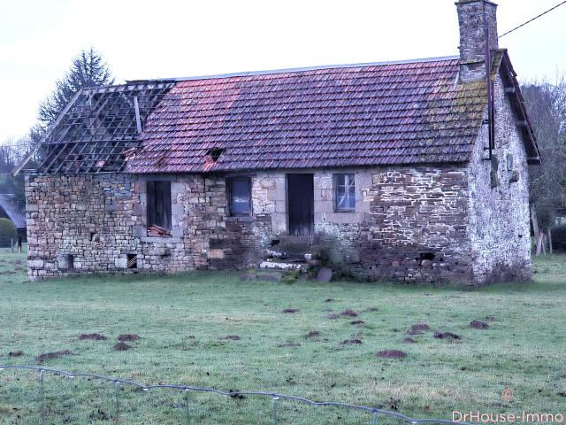 A ST POIS, maison à rénover sur 3500 m2
