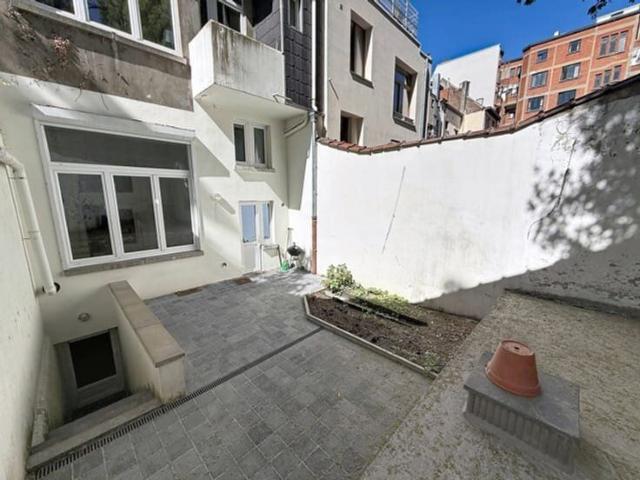 A STONE'S THROW FROM THE CHATELAIN 2 ROOMS + OFFICE
