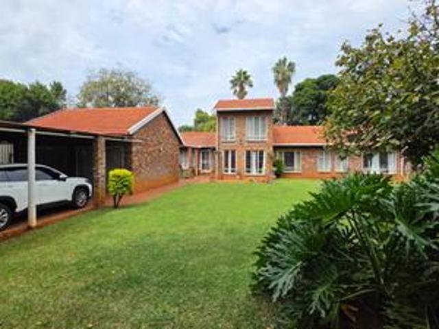 a stunning and neat house in doornpoort