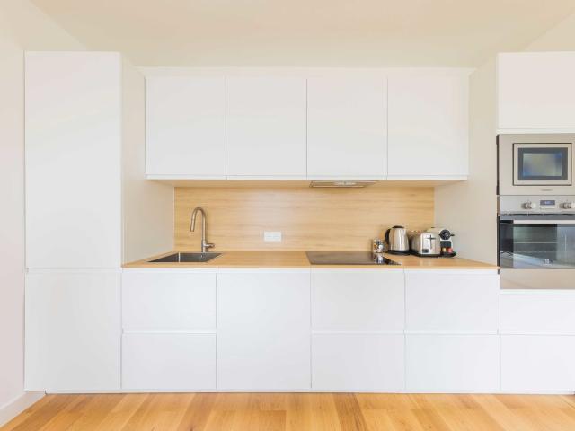 A stunning, bright and warm apartment of 70m2 in the 17th district, Paris Amsterdam Apartments for Rent