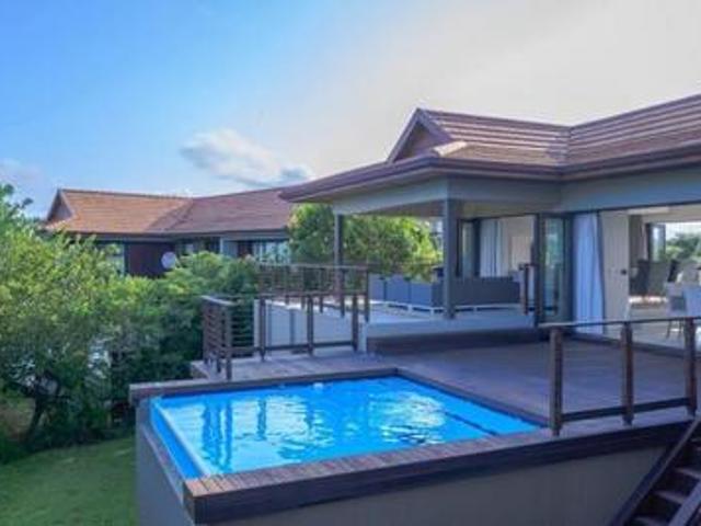 a stunning five bedroom holiday hous.
