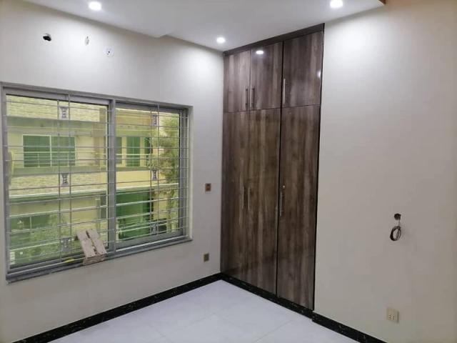 A Stunning House Is Up For Grabs In Eden Boulevard Housing Scheme Laho Lahore COLLEGE ROAD ID 91162