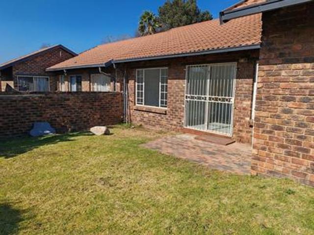 a stunning simplex 3 bedrooms apartm.