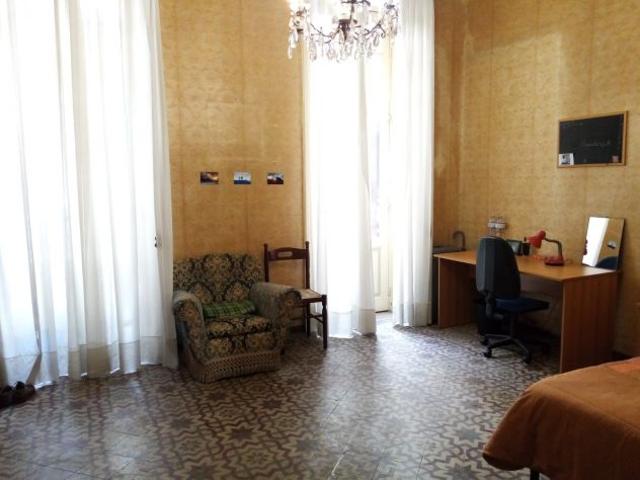 A studentessa ampia stanza singola in centro. E 220