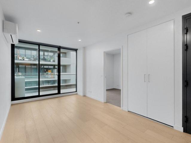 A Stylish Apartment for Modern City Living