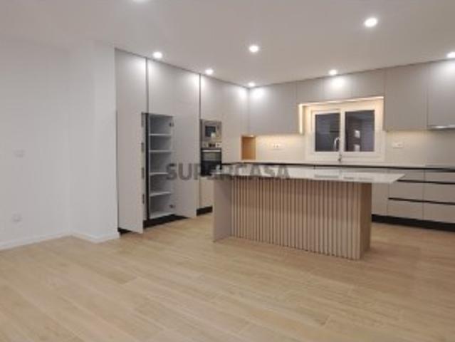A sua Casa Estrear Isolada V3 +Churrasqueira