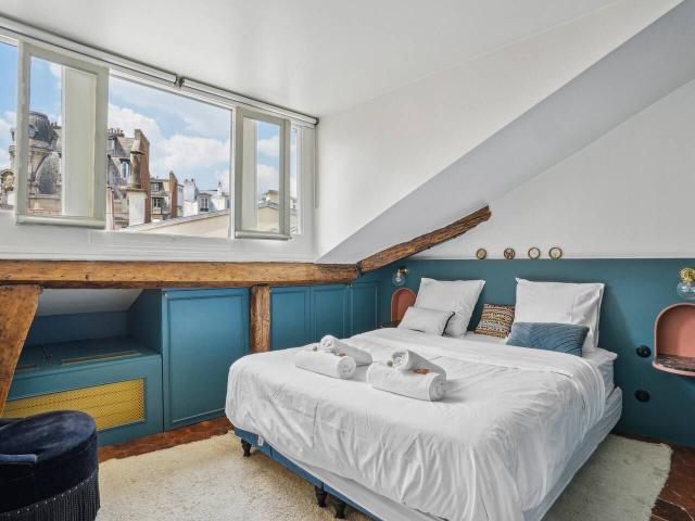 A sumptuous 20 m² studio apartment, nestled in the heart of one of Paris's most exclusive districts, completely refurbished