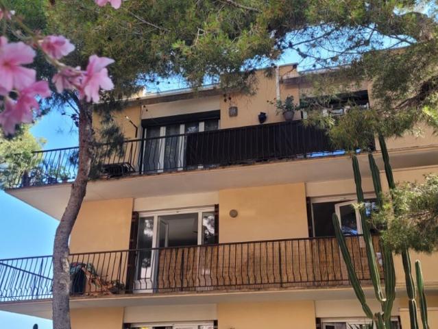 A superb coastal town with all amenities, a marina and resta. 85m² Sète