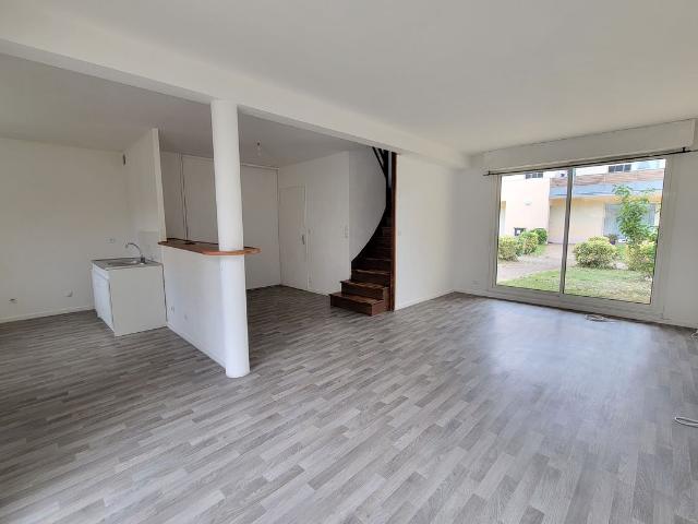 À SABLÉ SUR SARTHE MAISON T4 AVEC GARAGE – 83.70 M² CARREZ