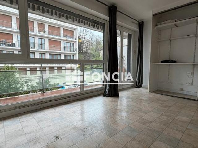 A Saint Wandrille studio lumineux avec grand balcon et box