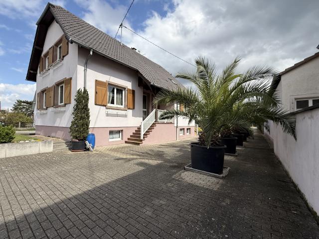 A saisir, belle maison 7 pièces sur 11,5 ares de terrain