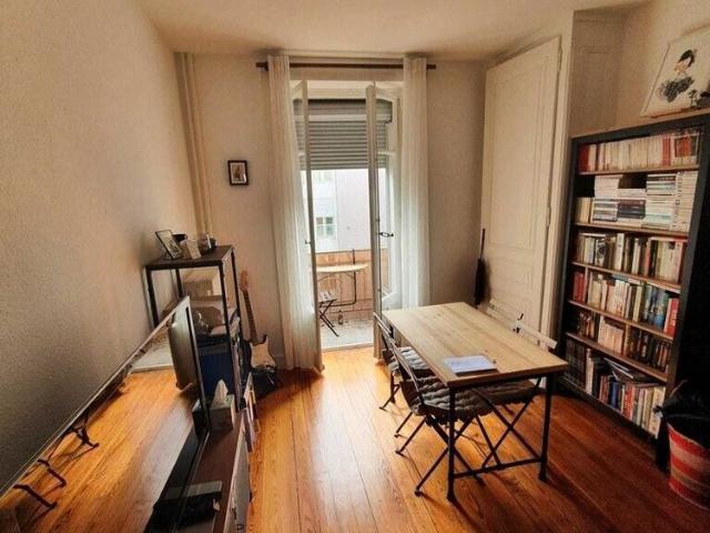 A saisir ! Charmant appartement à louer au coeur de Plainpalais !