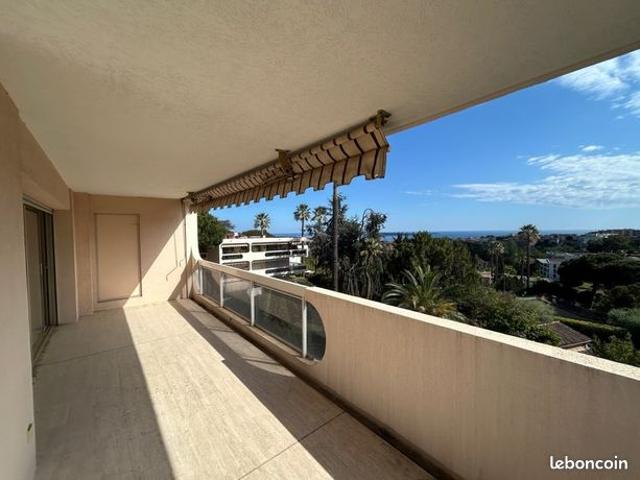 à saisir dernier étage à rénover 80 m² vue mer