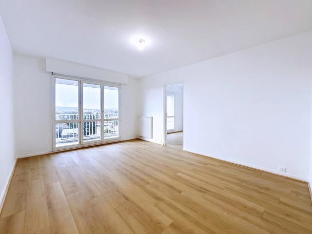 A saisir en vente FLASH ! F3 61 m² + cave + parking RER A Bry sur Marne
