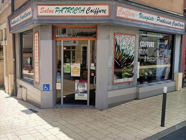 À SAISIR – LOCAL COMMERCIAL AVEC BELLE VISIBILITÉ AU CŒUR D’UNE VILLE DE CHARME !