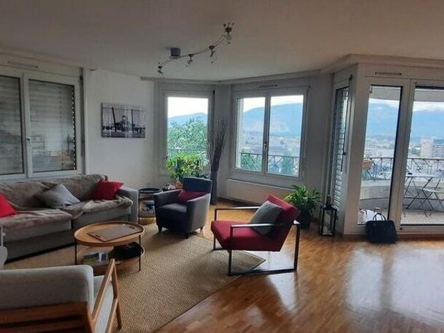 À saisir ! Magnifique appartement au coeur de Genève !