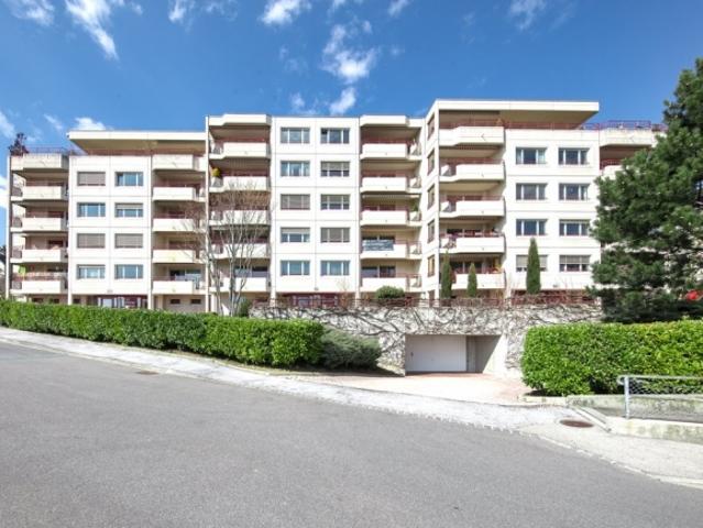 A saisir ! Magnifique appartement avec vue sur le lac !