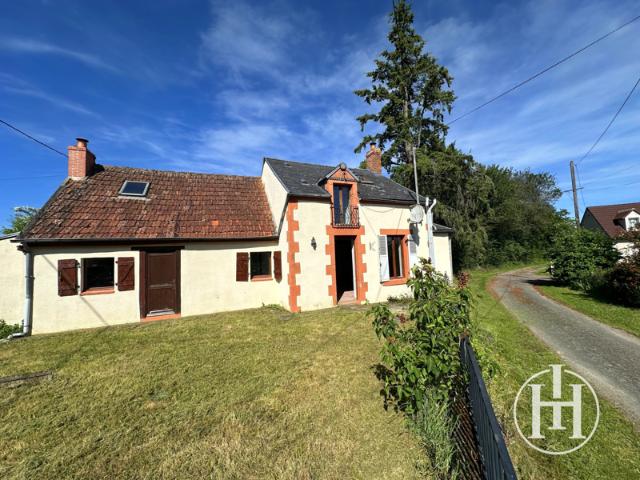 À SAISIR: Maison de village à beau potentiel