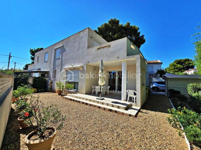 A saisir, Maison récente 90 m² hab. 3 à 5 pièces – 2 Ch, 2 SDB, Garage à deux pas du cœur du village