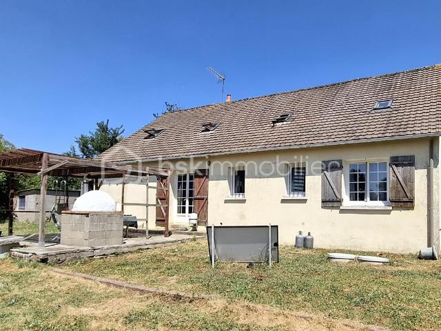 A saisir ! Maison traditionnelle T 10 à Busloup
