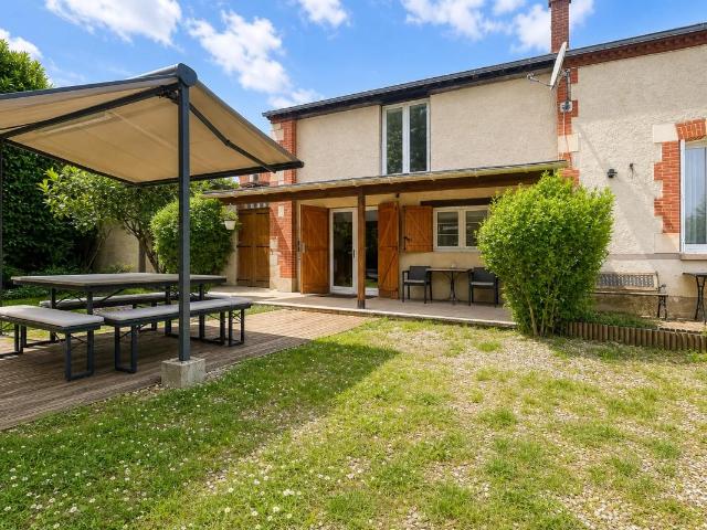A saisir somptueuse maison de 8 pièces de 201 m² à Auxy !