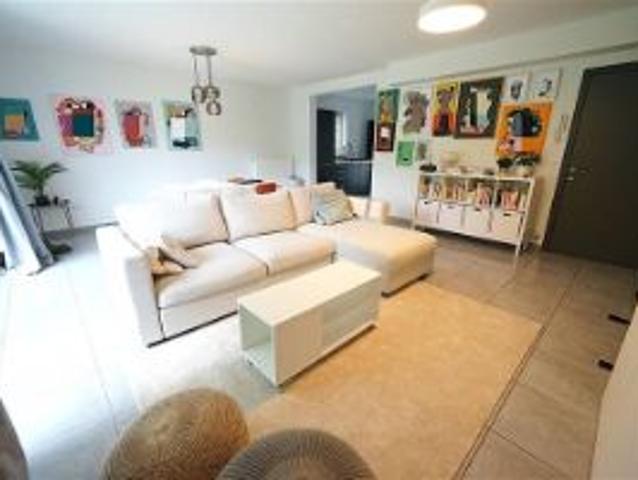A SAISIR Superbe appartement RDC avec 2 places de parking