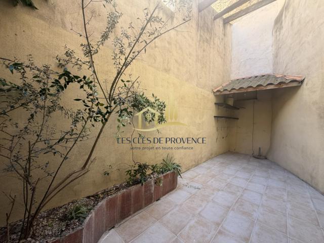À Salon De Provence, appartement avec terrasse à acheter