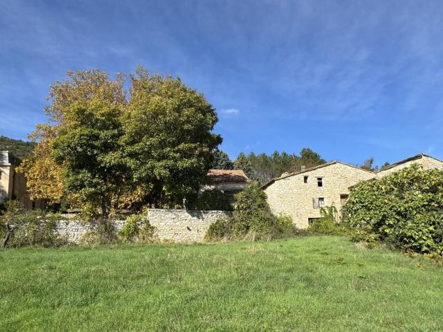 A Sault, en exclusivité, une propriété à restaurer avec vue
