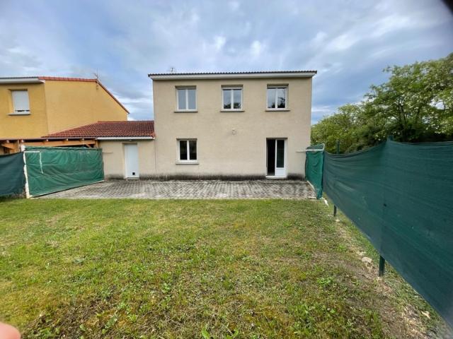 ✨ À Savigneux, maison familiale de 115 m² avec 4 chambres, garage, jardin, à 5 minutes à pied de l’étang et proches de toutes commodités
