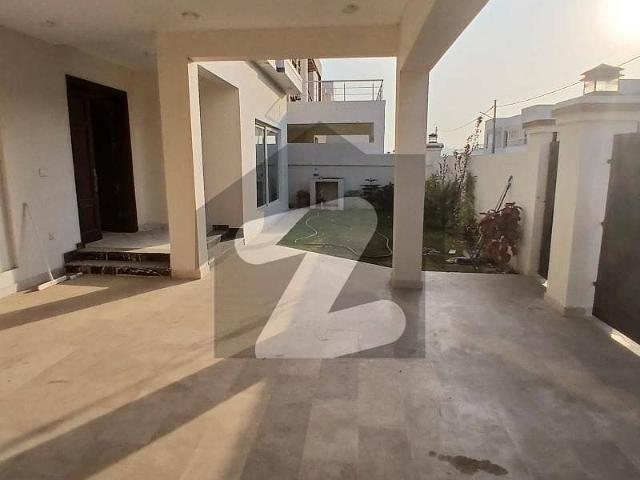 A Serene Independent Bungalow Of 500 Sq Yard With 02 Spacious Terraces