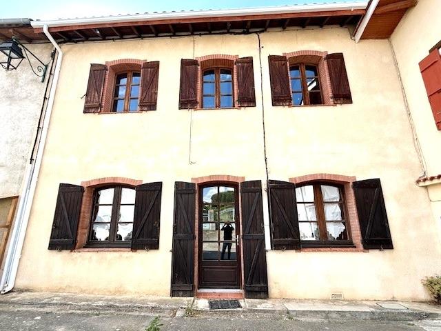 A SEULEMENT 5 MINUTES DE PAMIERS: MAISON DE VILLAGE A VENDRE DE TYPE 5 DE 163 M2 AVEC COUR PRIVATIVE