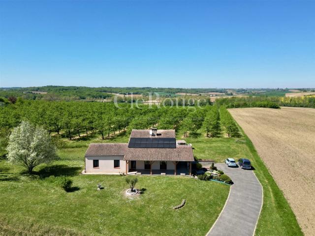 A seulement 3 minutes de Seyches – Une propriété boisée offr. 125m² Seyches