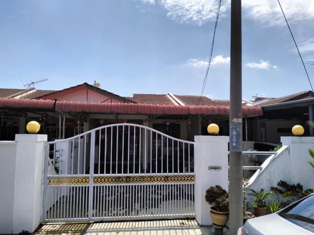 A singlestorey terrace house at Taman Aman For Sale