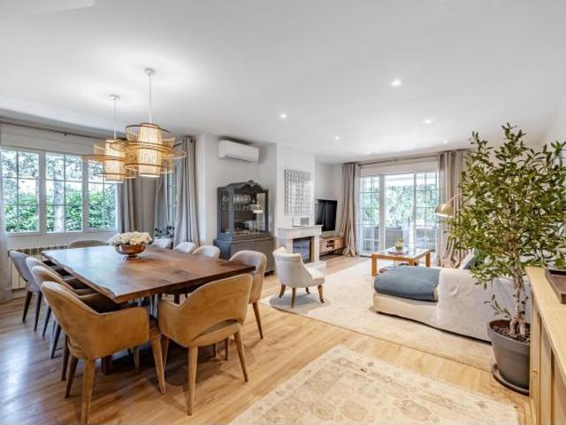 A SÓLO 25 MINUTOS DE MADRID ESTA CASA INDEPENDIENTE TOTALMENTE REFORMADA Y CON UN ESPECTACULAR JARDÍ