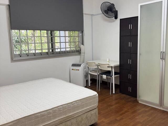 A Spacious & Cozy Common room
