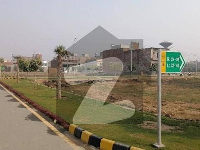 A Spacious Prime Location 3 Marla Residential Plot In Oasis One