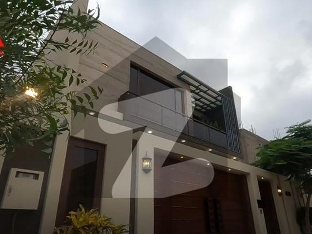 A Spacious Prime Location 500 Square Yards House In DHA Phase 8